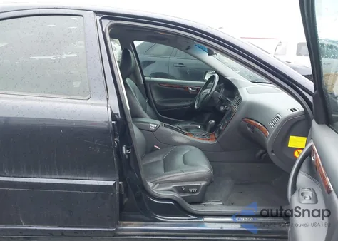 2005 Volvo S60 2.5T z USA, uszkodzony, nr VIN YV1RS592452458200